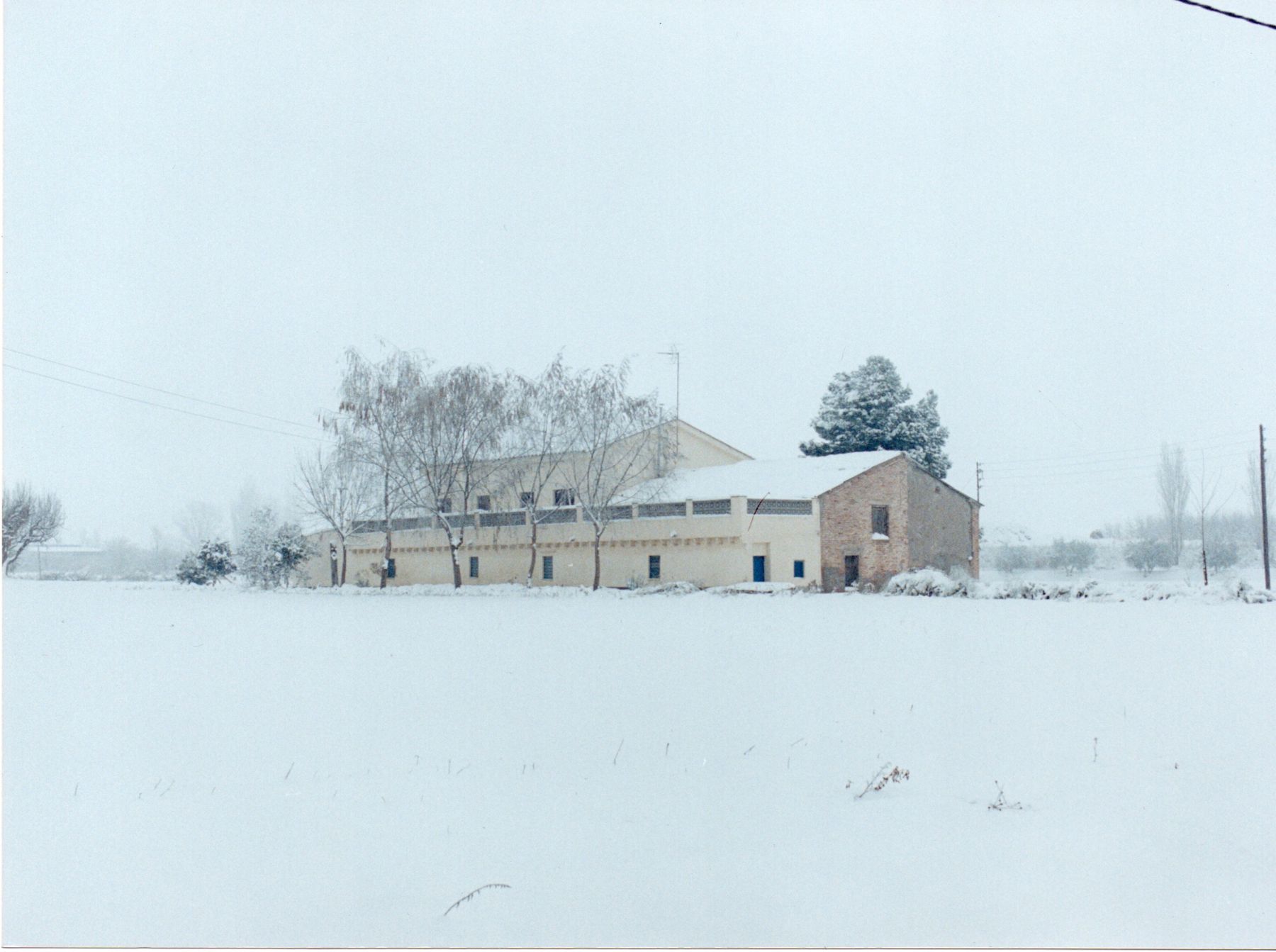 Torre de Quatre Pilans amb la neu